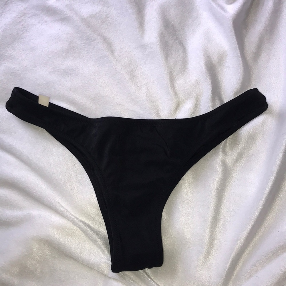 Cheeky bikini bottom